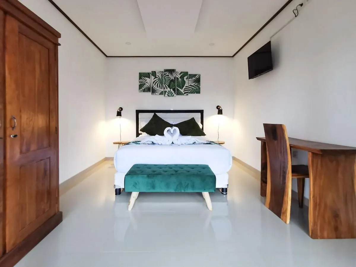 3 Bedroom Sunny Villa By Apartico Ungasan