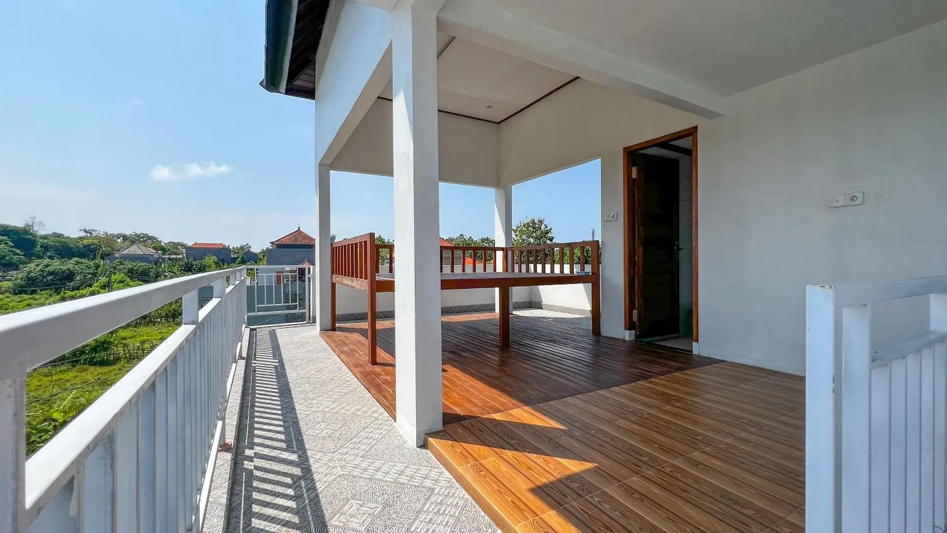 3 Bedroom Sunny Villa By Apartico Ungasan