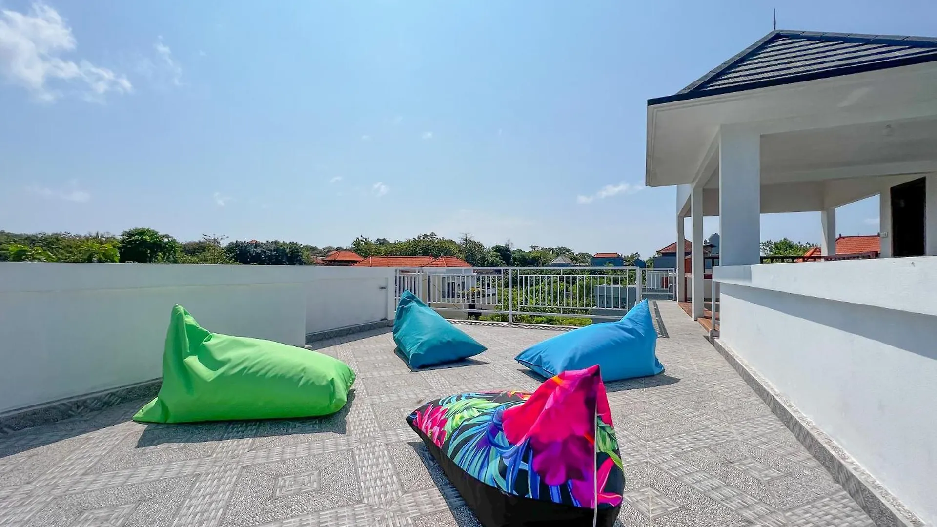 3 Bedroom Sunny Villa By Apartico Ungasan  Indonesia