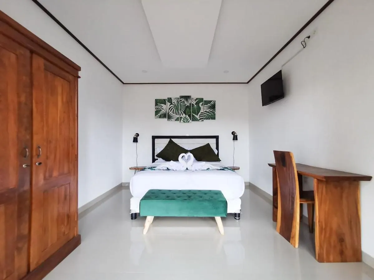 3 Bedroom Sunny Villa By Apartico Ungasan